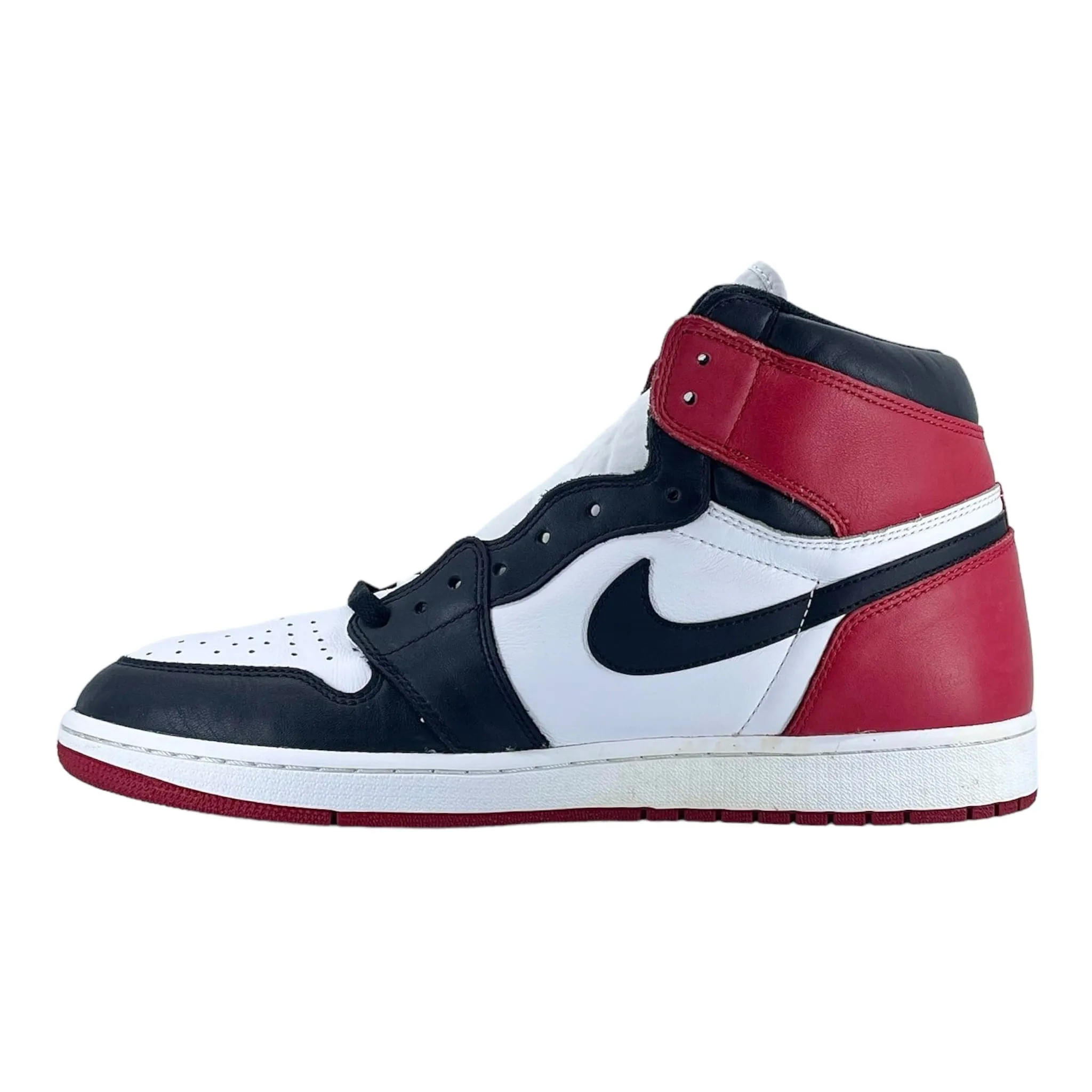 Air Jordan 1 Retro High Black Toe (2016) Pre-Owned