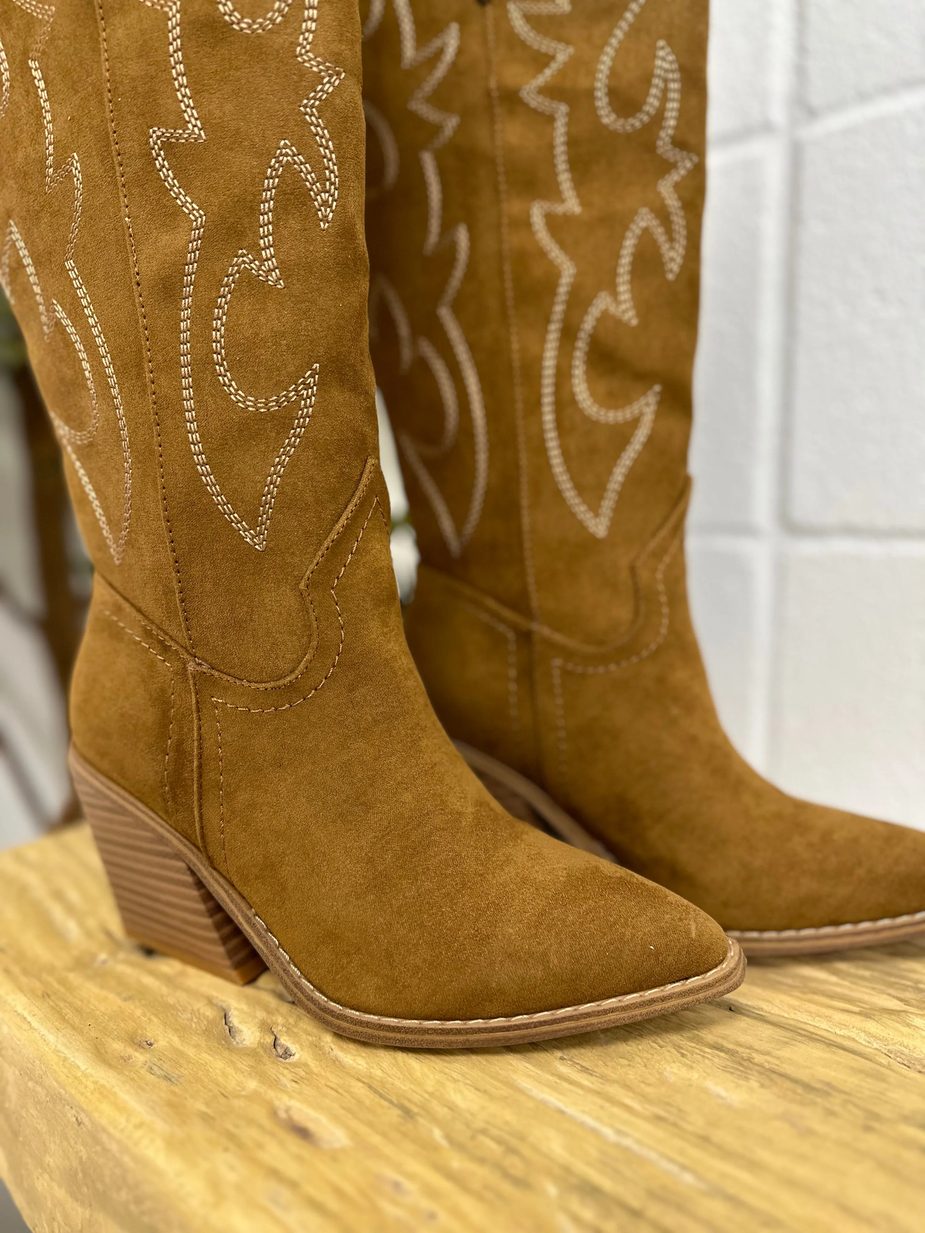 Arizona Chestnut Fabric Boot