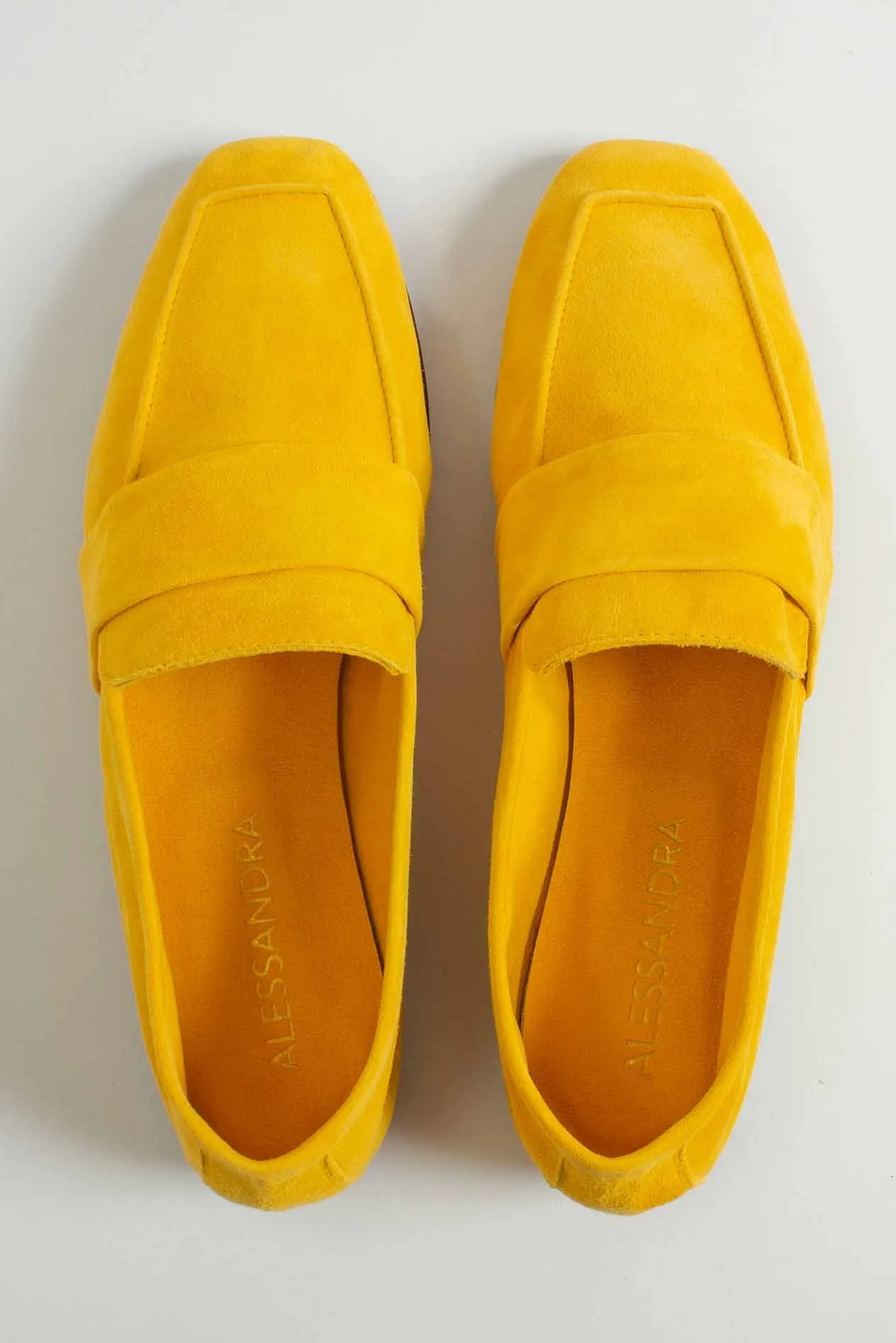 Art. 06 Loafer in Suede Mustard