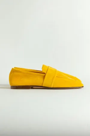 Art. 06 Loafer in Suede Mustard