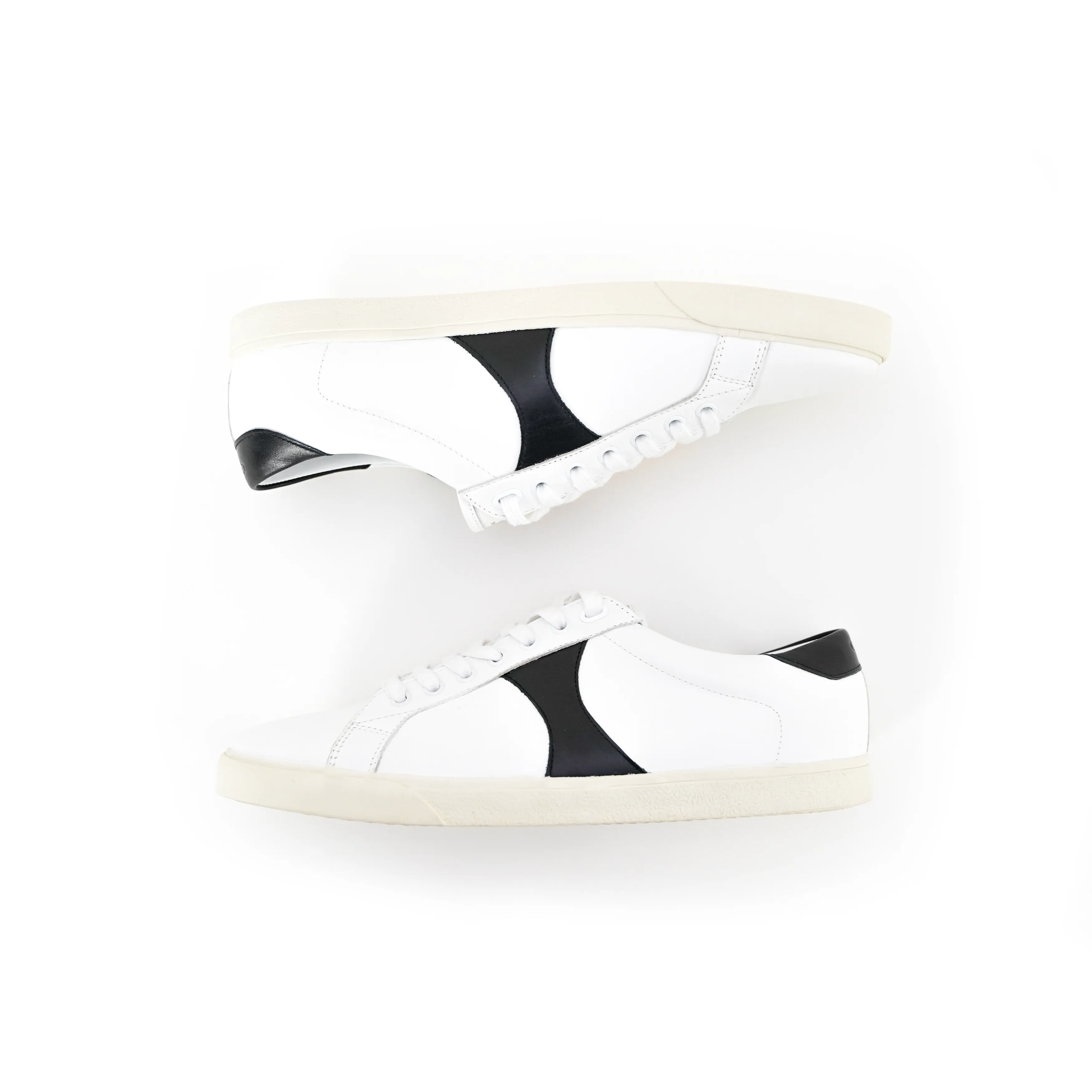 Black & White Triomphe Lowtop Sneaker