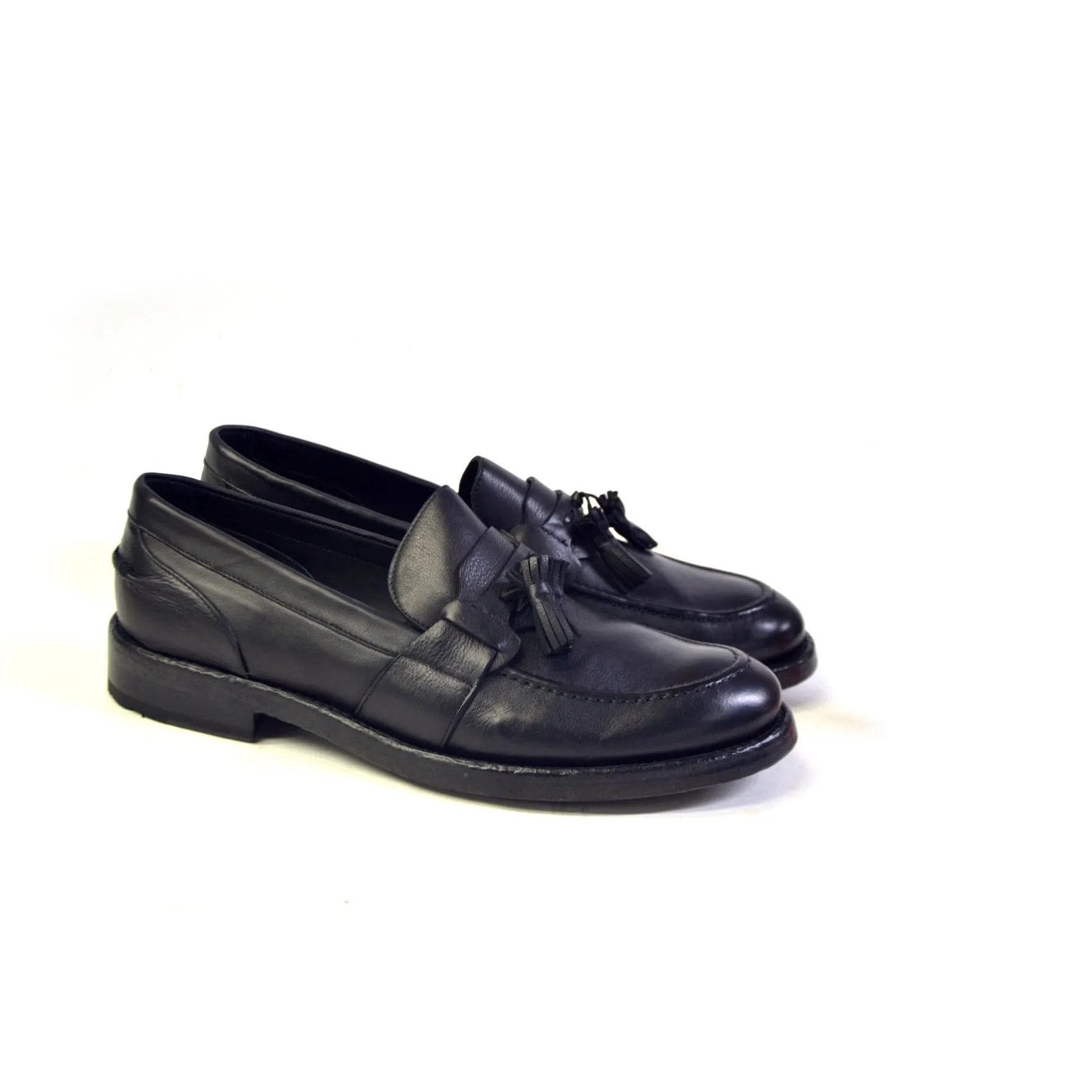 ELEGANT BLACK LOAFERS