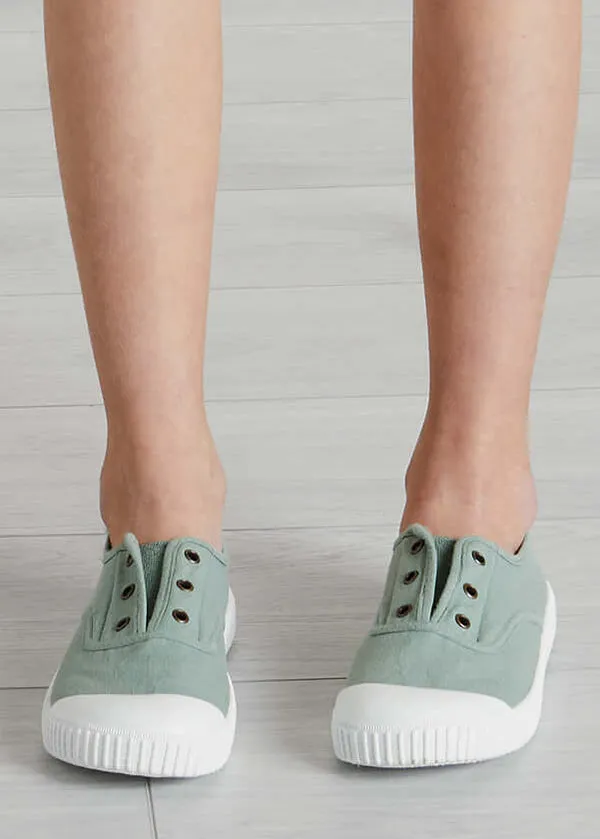 Faux Lace Hole Canvas Plimsolls in Green (24-34EU)