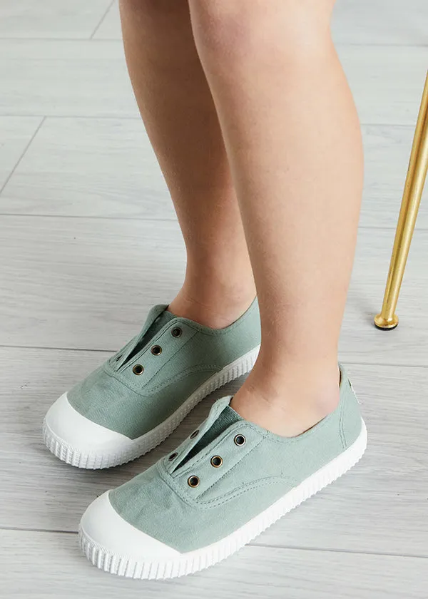 Faux Lace Hole Canvas Plimsolls in Green (24-34EU)