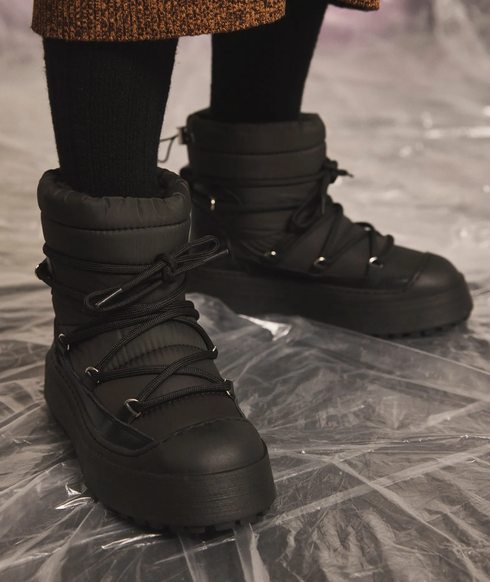 Milo Snow Boot - Black Nylon / Leather