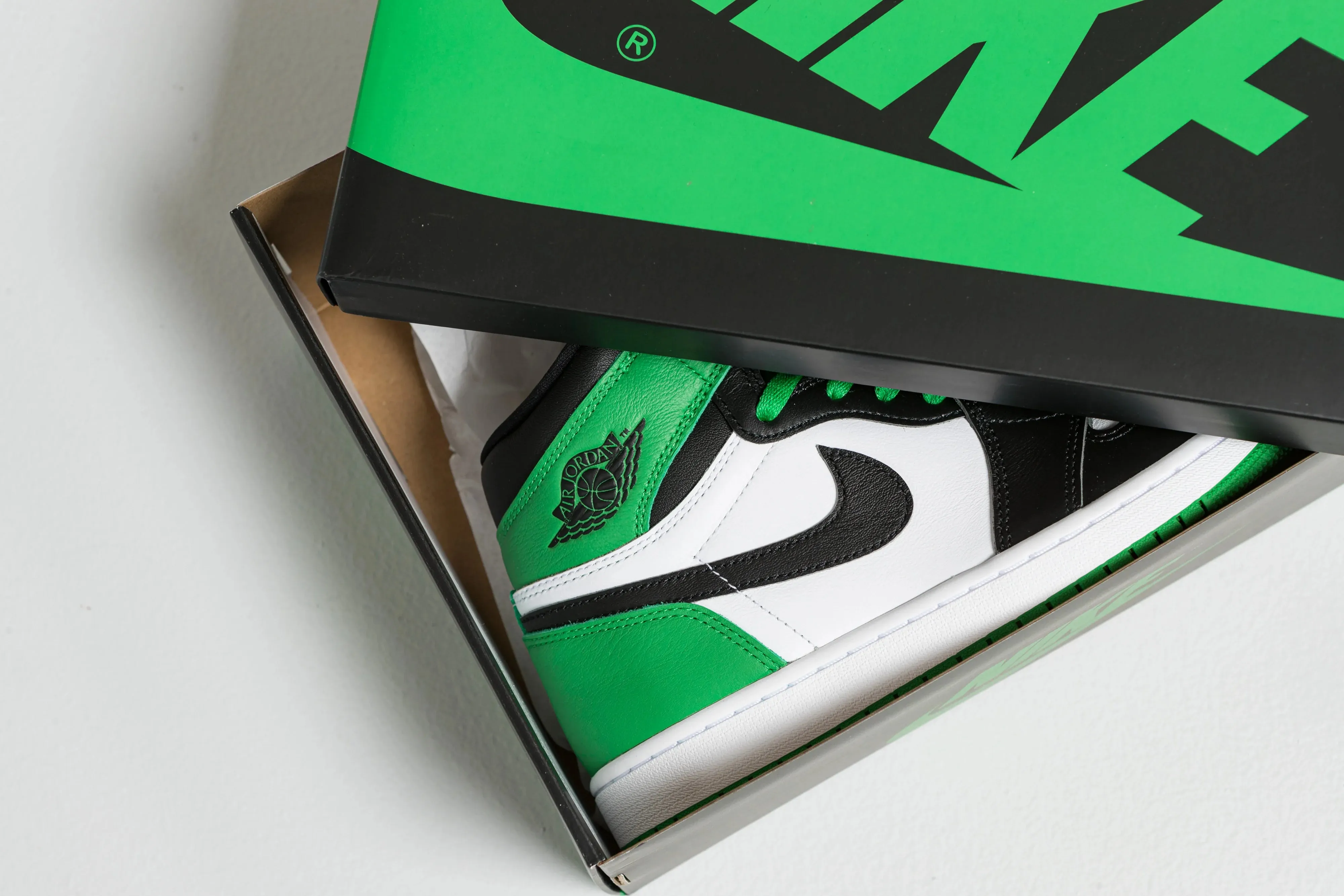 Nike Air Jordan 1 Retro High OG Lucky Green Men's