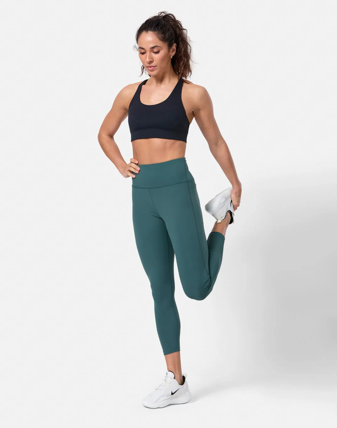 Relentless Steady 7/8 Legging in Sage