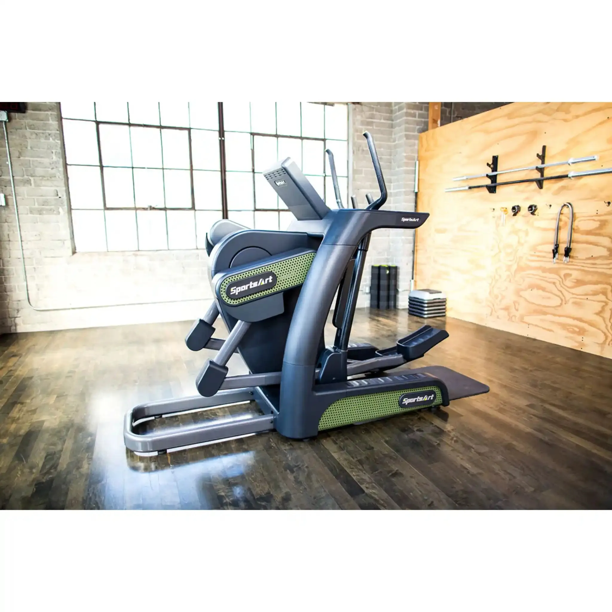 SportsArt G886 Verso Status Eco-Power Cross Trainer