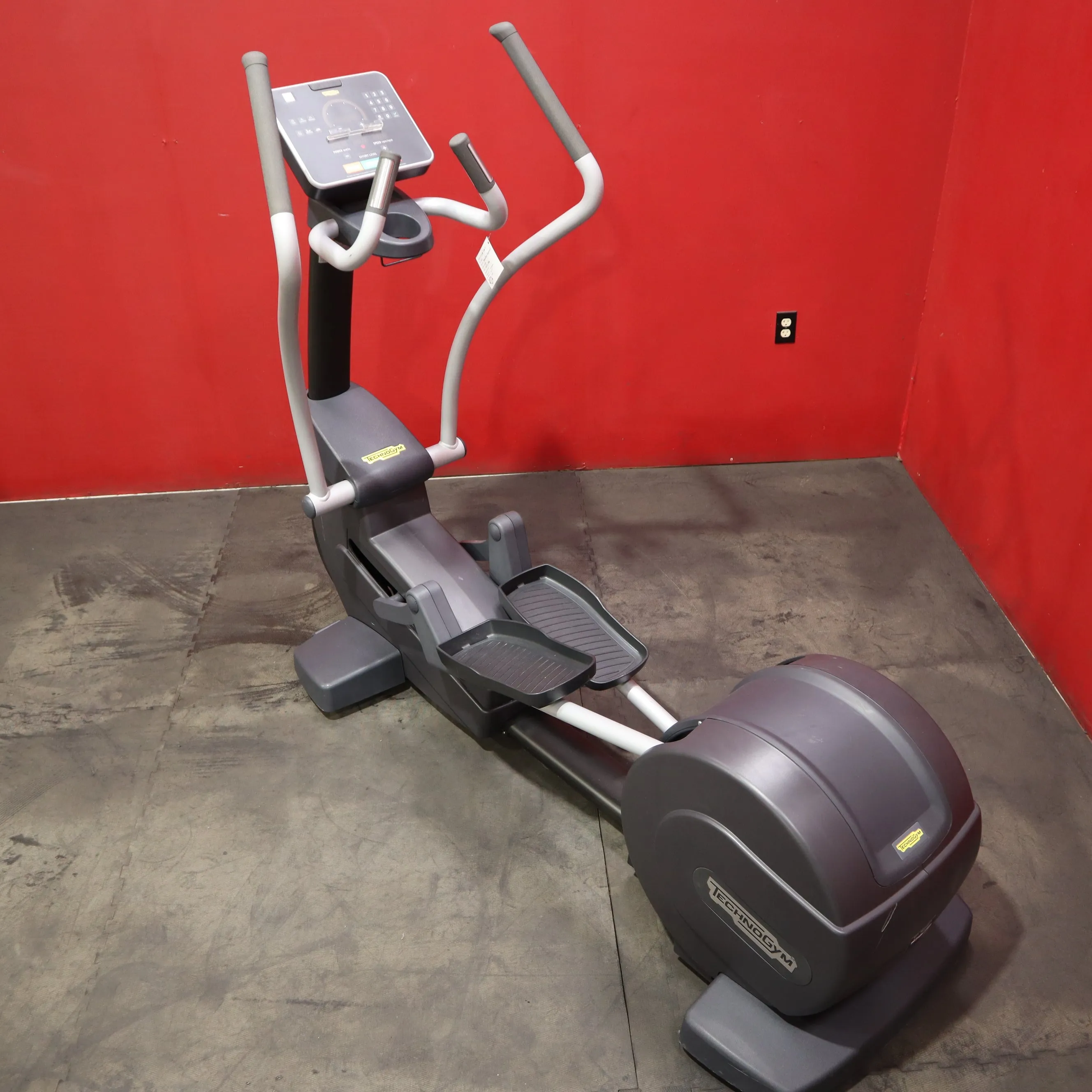 Technogym Synchro Forma Elliptical (Refurbished)