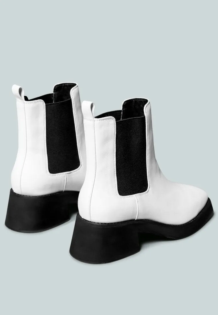 THERON Chelsea Upfront White Boot