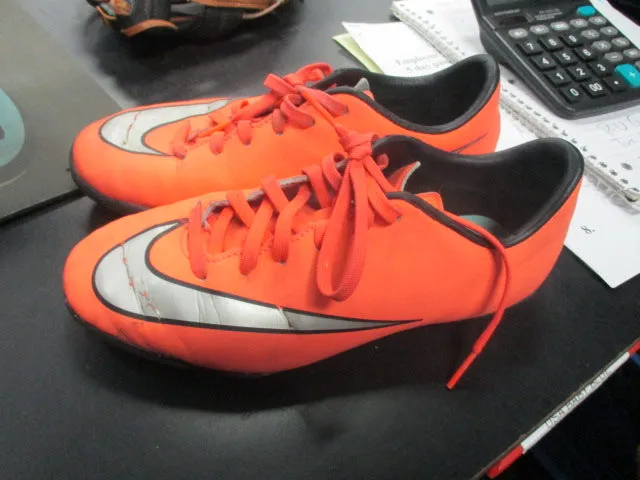 Used Nike Mercurial Size 2.5 Indoor Soccer Shoes