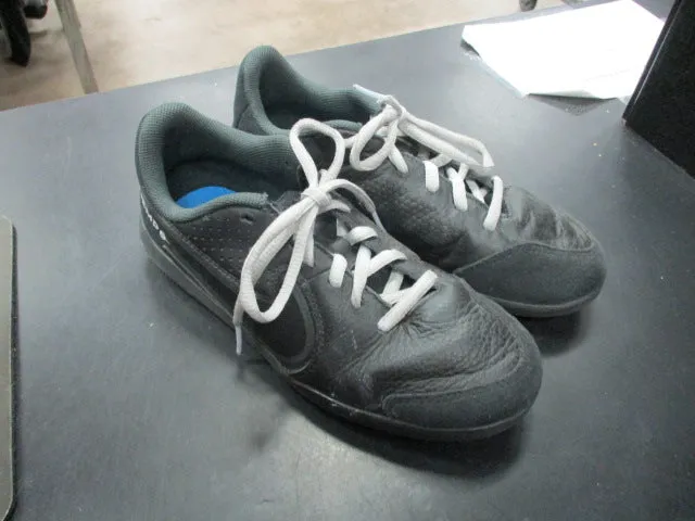 Used Nike Tiempo Indoor Soccer Shoes Size 2.5