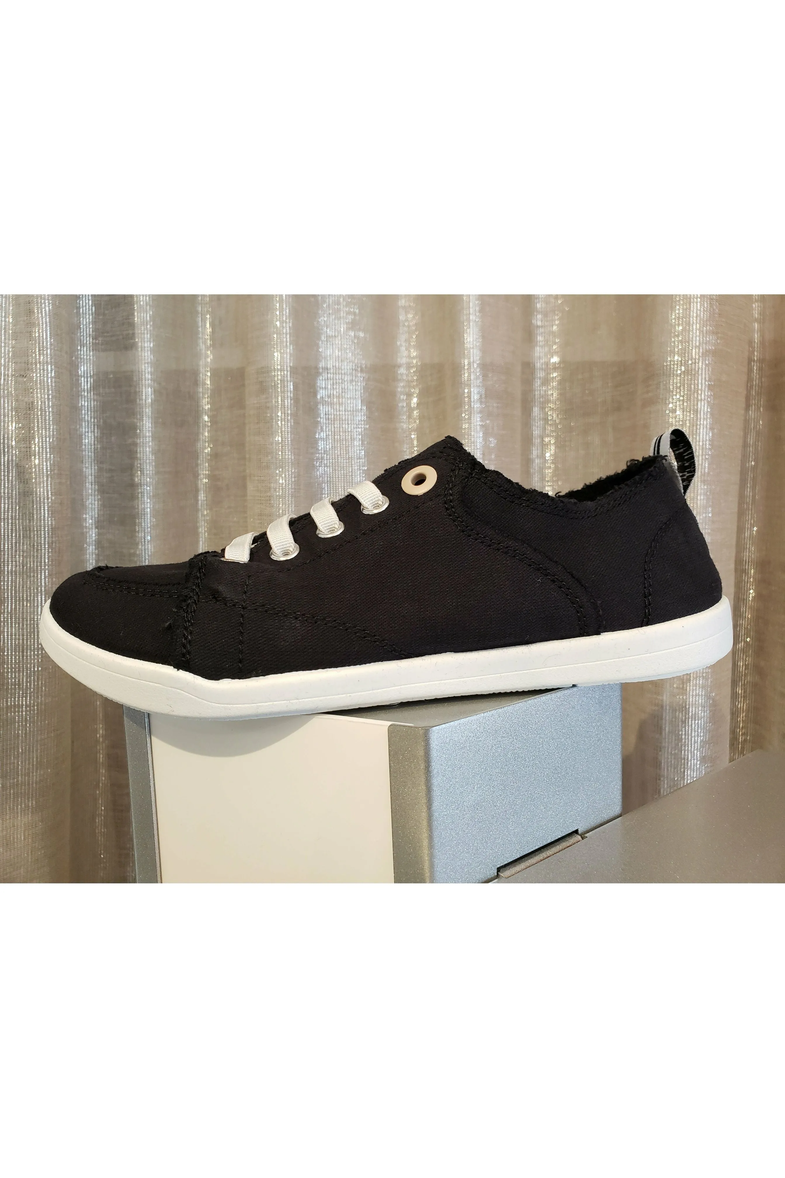 Vionic Venice Canvas Sneakers - Style Pismo CNVS