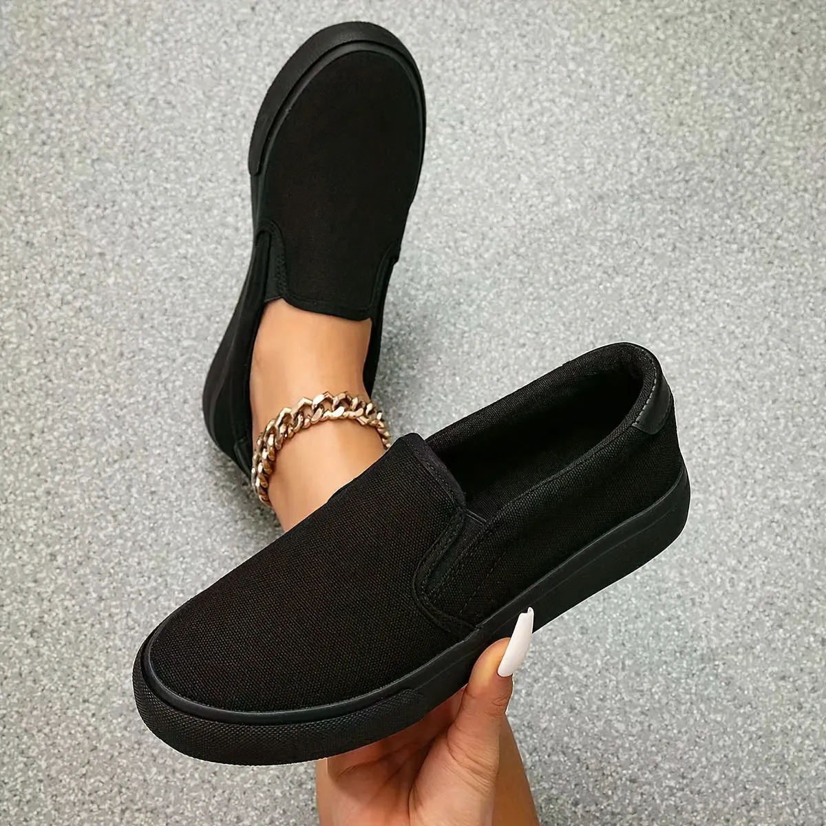 Women's Unisex Solid Color Canvas Shoes, Casual Slip On Outdoor Shoes, Comfortable Low Top Shoes